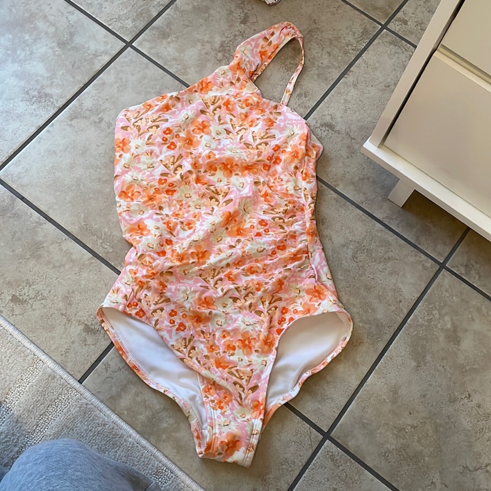 Kona sol floral one shoulder one piece swimsuit